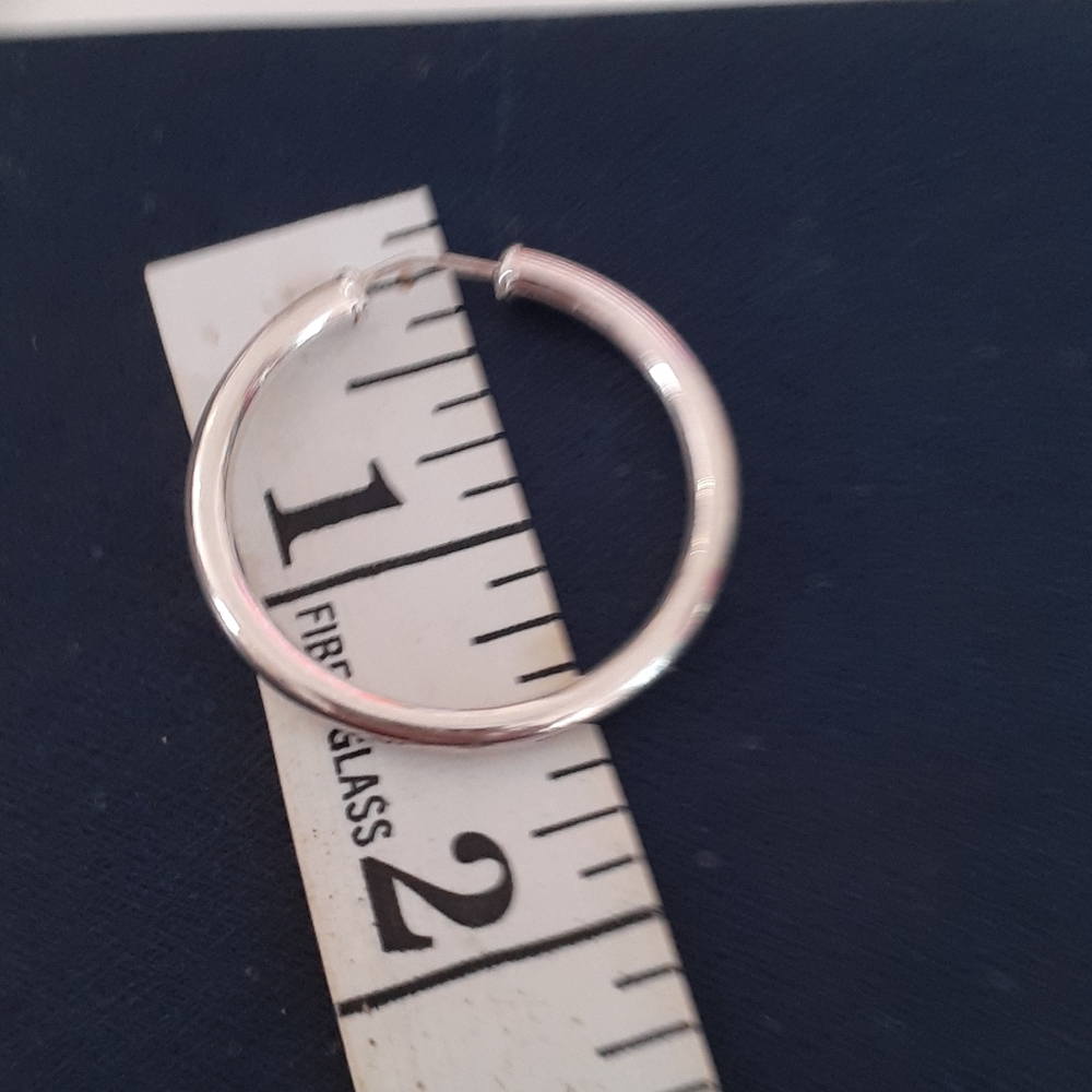 925 hoops. marked 925 - Picture 3 of 3